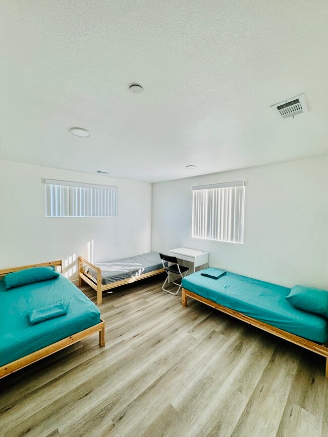 Foto del edificio - 215 E 29th St