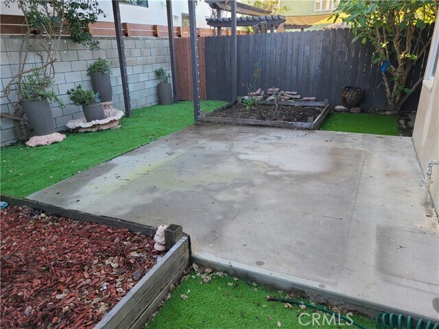 Foto del edificio - 318 Elmira Ave