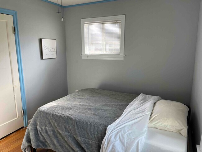 Foto del edificio - 2124 Cozy Ct