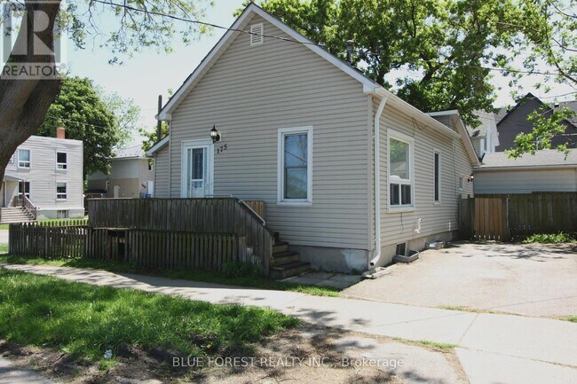 Photo du bâtiment - 175 Davis St