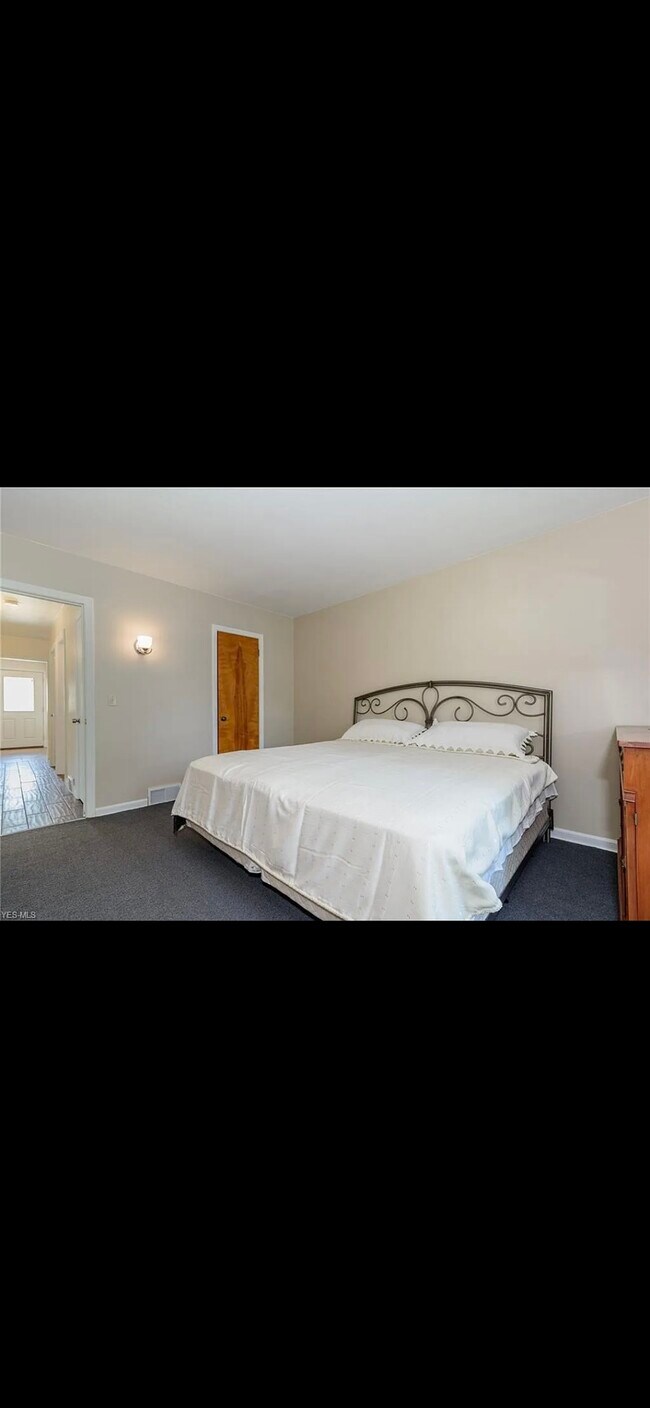 Foto del edificio - 5862 W 130th St