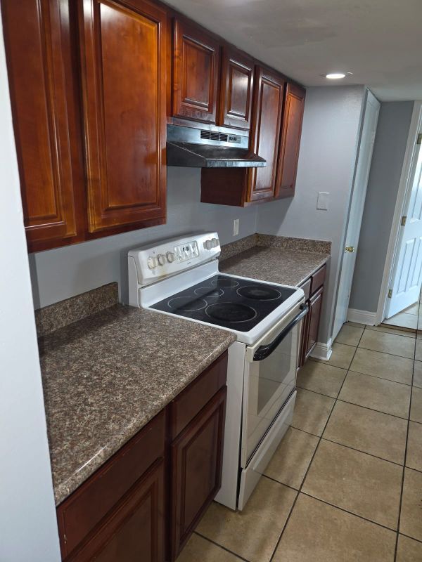 Foto principal - 6320 Riverside Dr