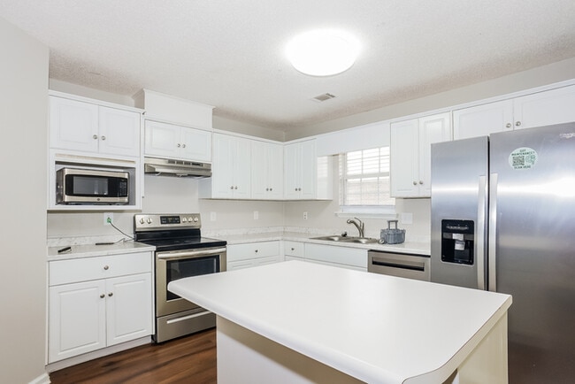 Building Photo - Comfortable 3-Bedroom Retreat in Grovetown