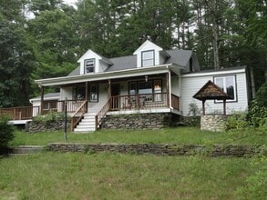 Building Photo - 211 Old Meeting House Rd
