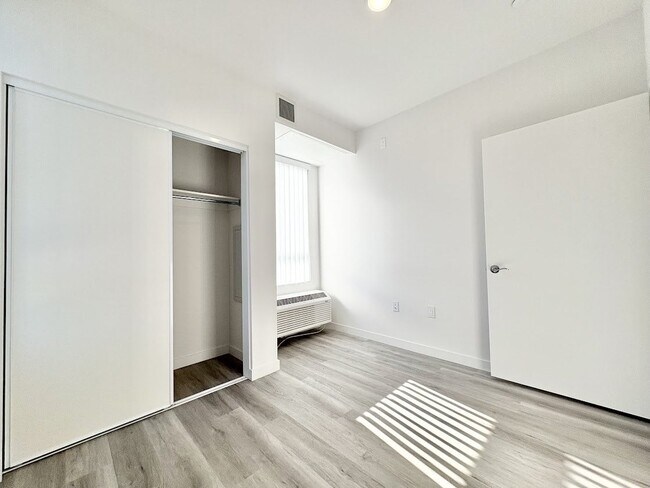 Foto del edificio - 4008 W. Martin Luther King Blvd