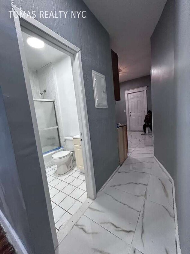 Photo - 37 Altonwood Pl-