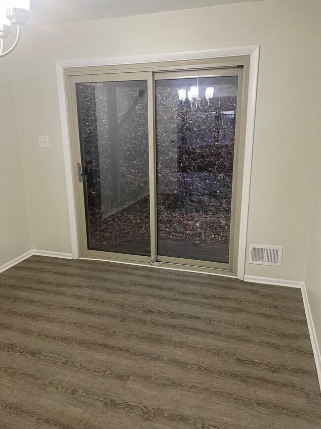 Foto del edificio - 6603 Birchwood Ave