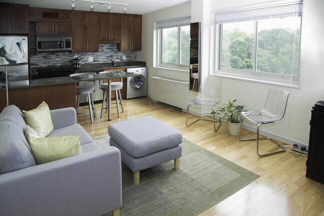 Foto del edificio - 7333 New Hampshire Ave