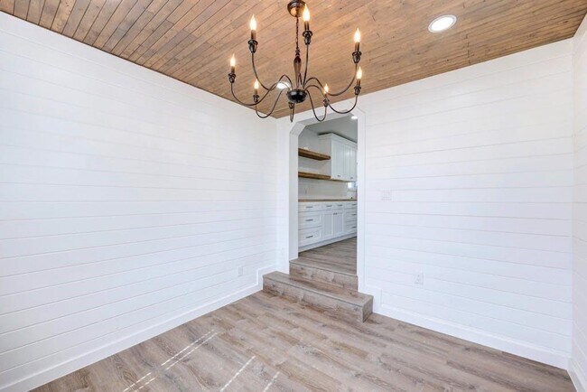 Foto del edificio - 801 Salem Ln