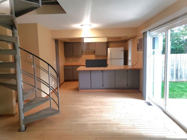 Building Photo - Fantastic SW Portland Home!