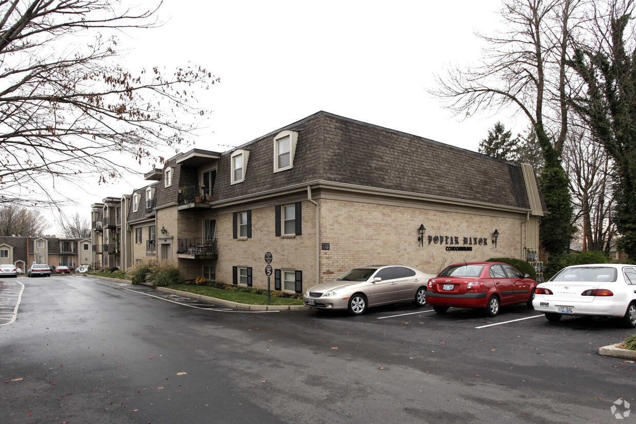 Primary Photo - Poplar Manor Condominiums