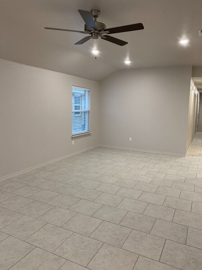 Building Photo - 2428 FM 1113