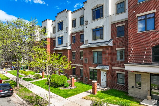 Building Photo - Mill Trace Condominiums