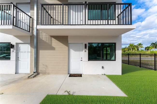 Foto del edificio - 155 NW 160th St