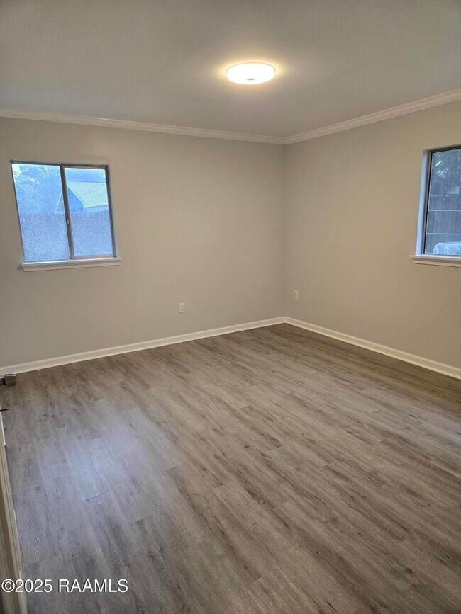 Foto del edificio - 1137 Madeline Ave