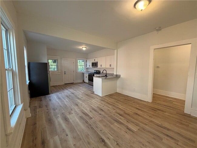 Foto del edificio - 1026 Inverness Ave