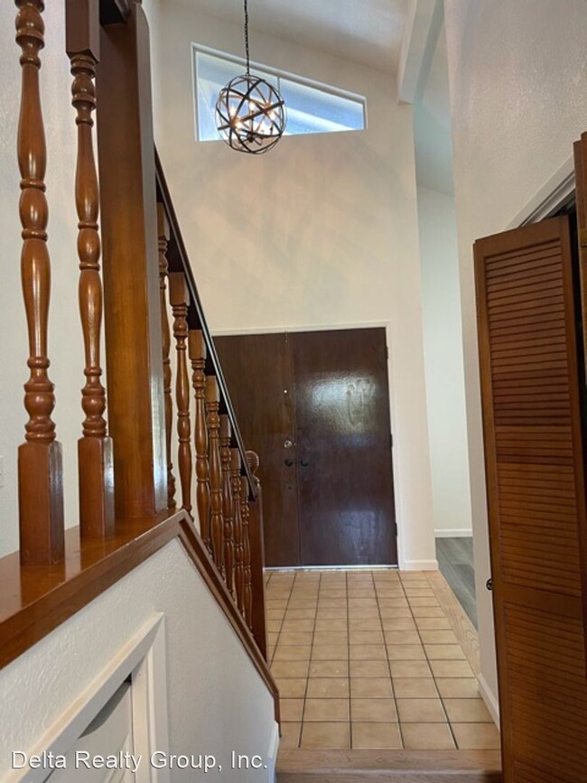 Building Photo - 4 br, 3 bath House - 5040 Oakbrook Circle