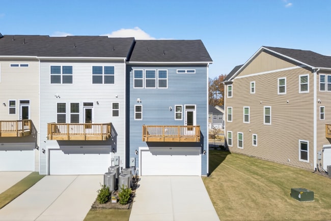 Building Photo - 315 Chesapeake Cmns St