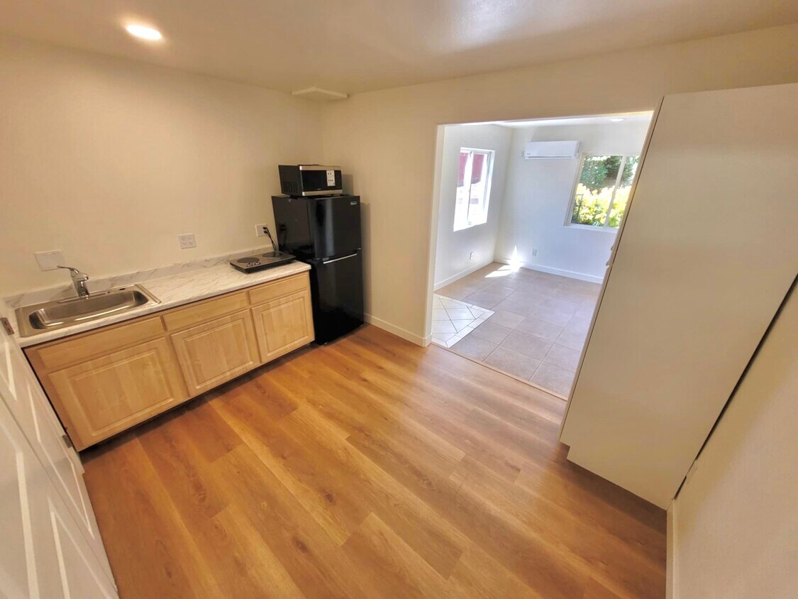 Foto principal - 1550 Encino Dr