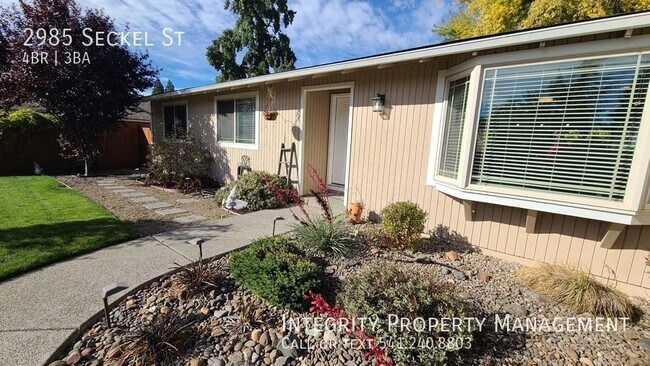Building Photo - 2985 Seckel St