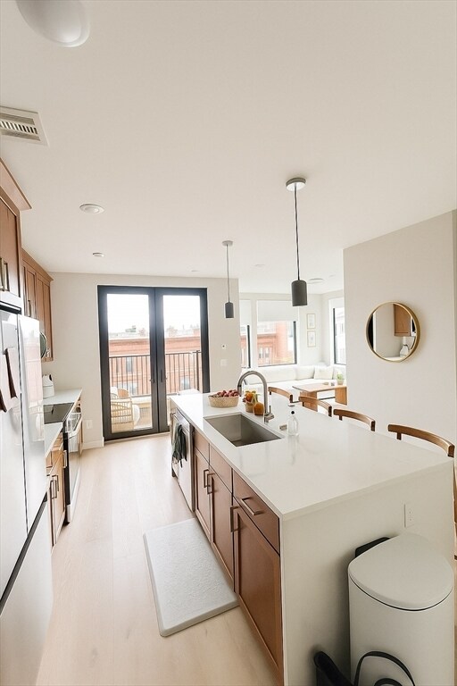 Foto del edificio - 400 W Broadway