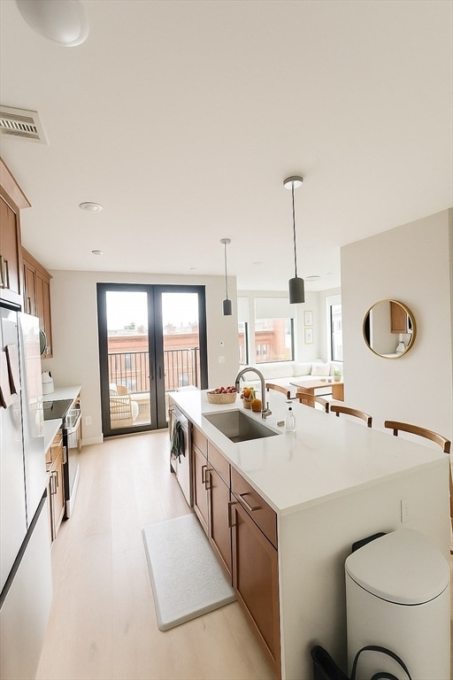 Building Photo - 400 W Broadway