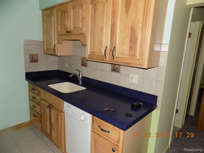 Foto del edificio - 33310 Harper Ave