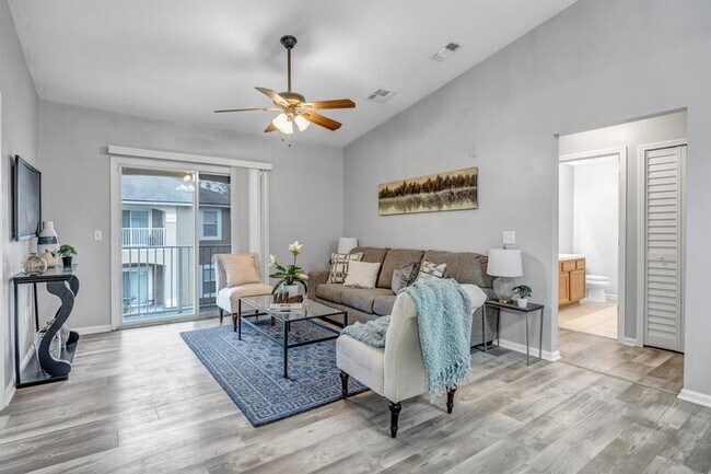 Building Photo - 6984 Ortega Woods Dr