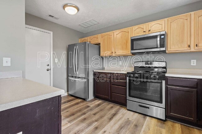 Foto del edificio - 3700 Goodall Ct