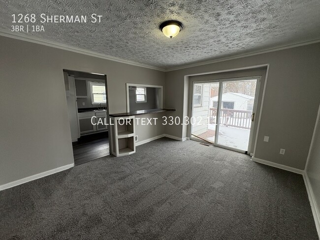 Building Photo - Three bedroom one bathroom home for rent