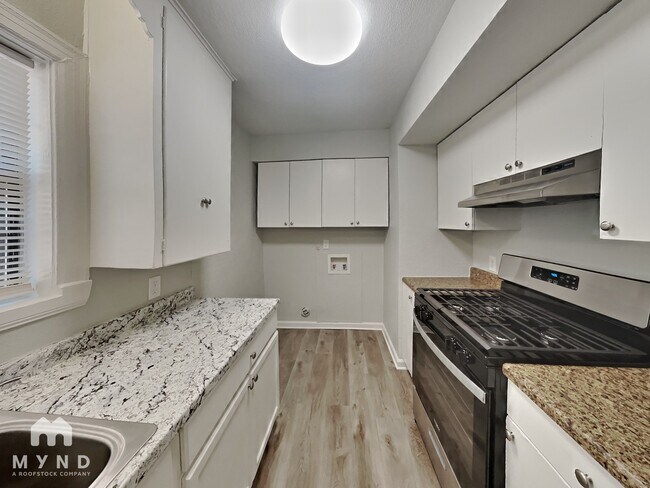 Foto del edificio - 3862 Meadowbrook Dr