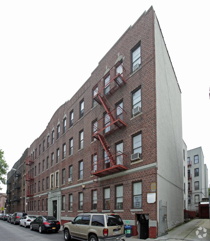 Primary Photo - Harold Court
