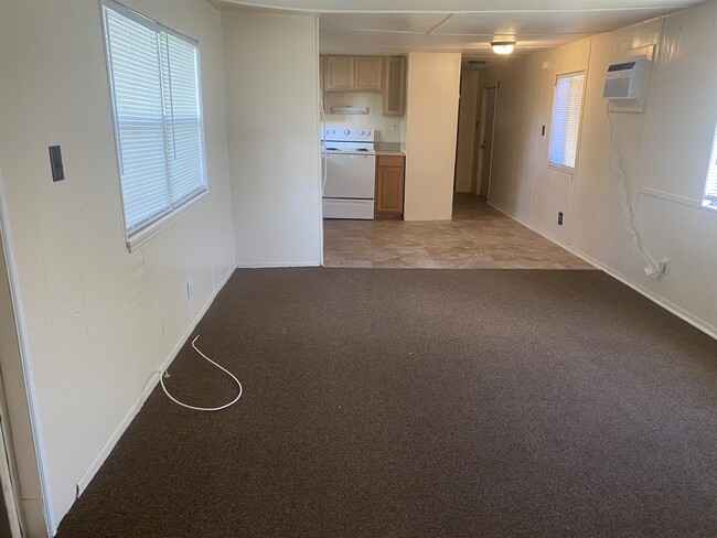 Foto del edificio - 2220 Christy Ln