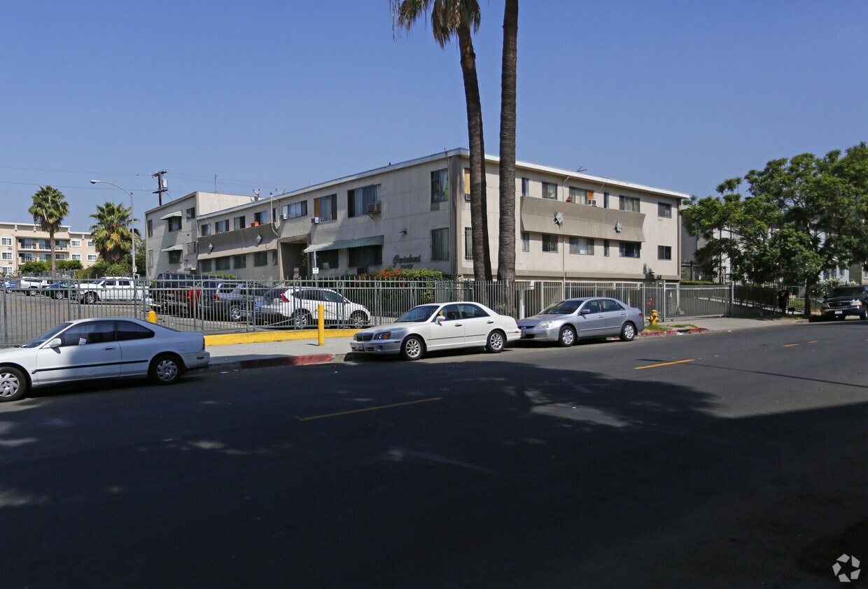 Foto principal - 3007 W 5th St