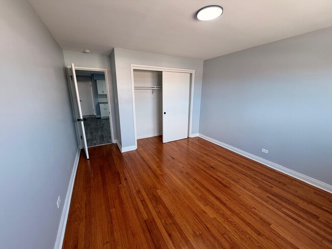 Building Photo - 2643 W 79th St