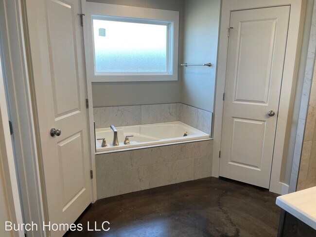Foto del edificio - 4 br, 2 bath House - 4508 Sweetspiers Cove