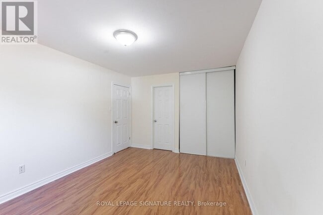 Building Photo - 2825 Gananoque Dr