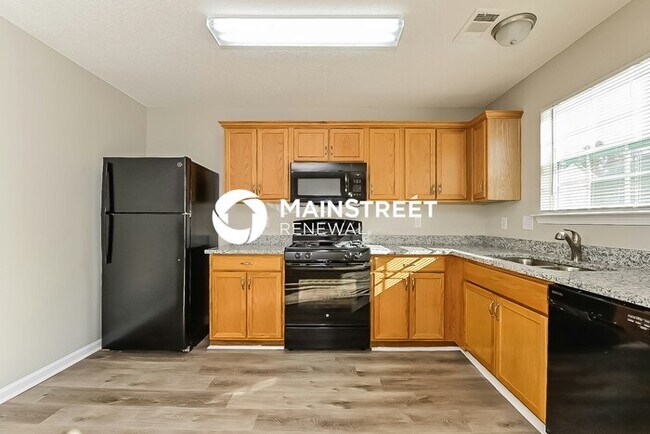 Building Photo - 3 Bedroom Pet-Friendly Home in ELLENWOOD, ...