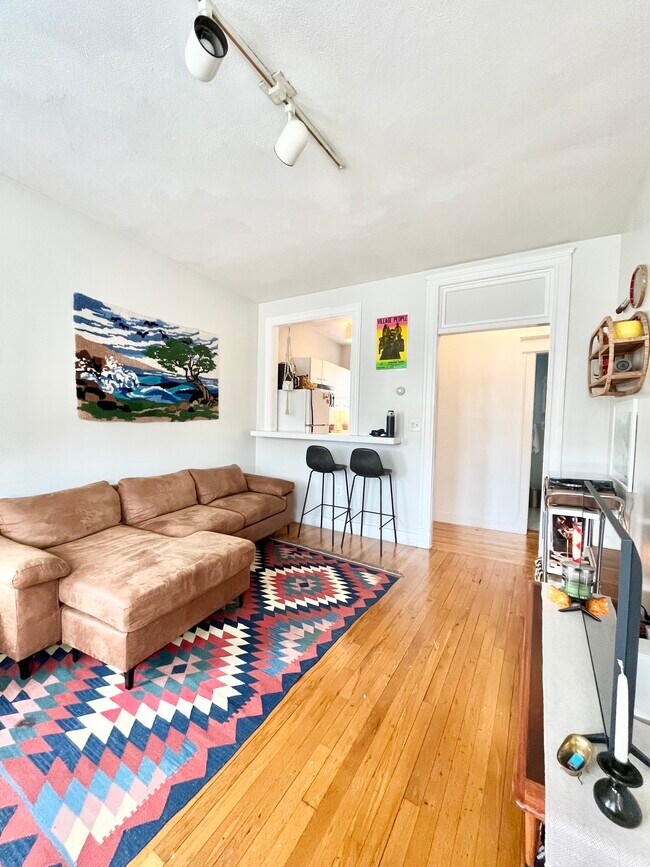 Foto del edificio - 1665 Commonwealth Ave