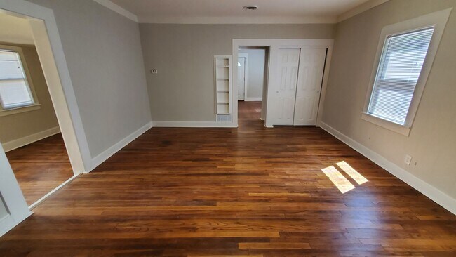 Foto del edificio - 2410 S Harrison