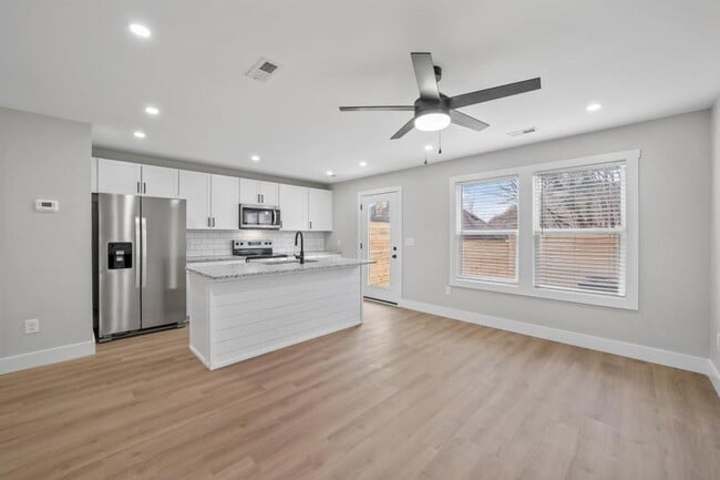 Building Photo - 126 Shipman Dr