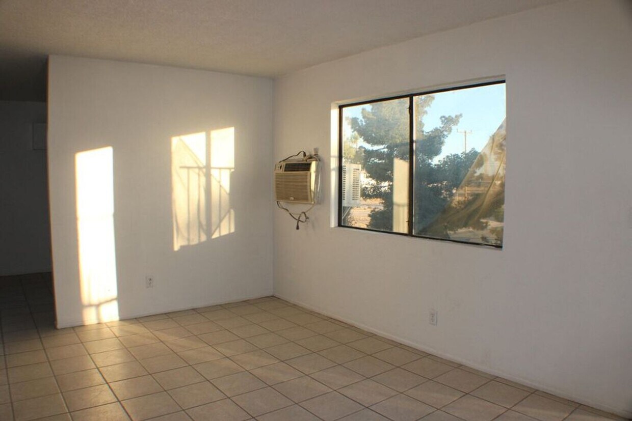 Building Photo - 21113 Nemophilia St
