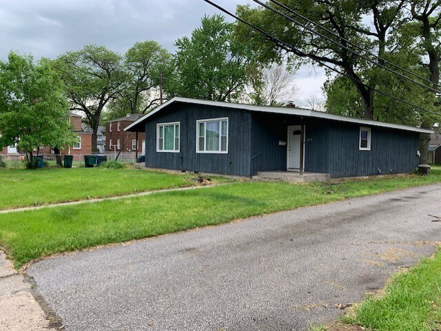 Primary Photo - 219 Fernwood St