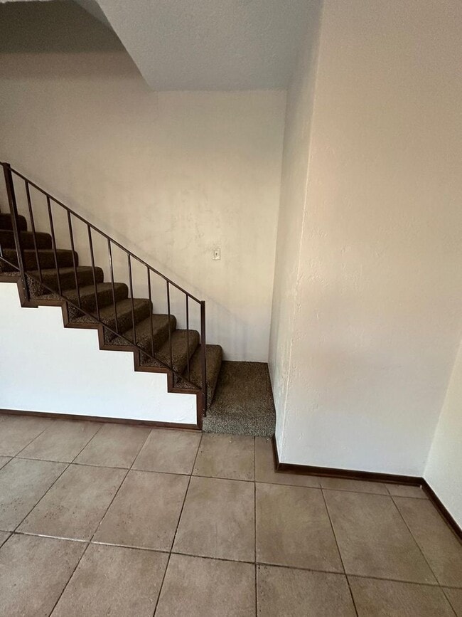 Building Photo - 1500 N Grant Dr