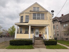 Building Photo - 105-107-107 Washington St