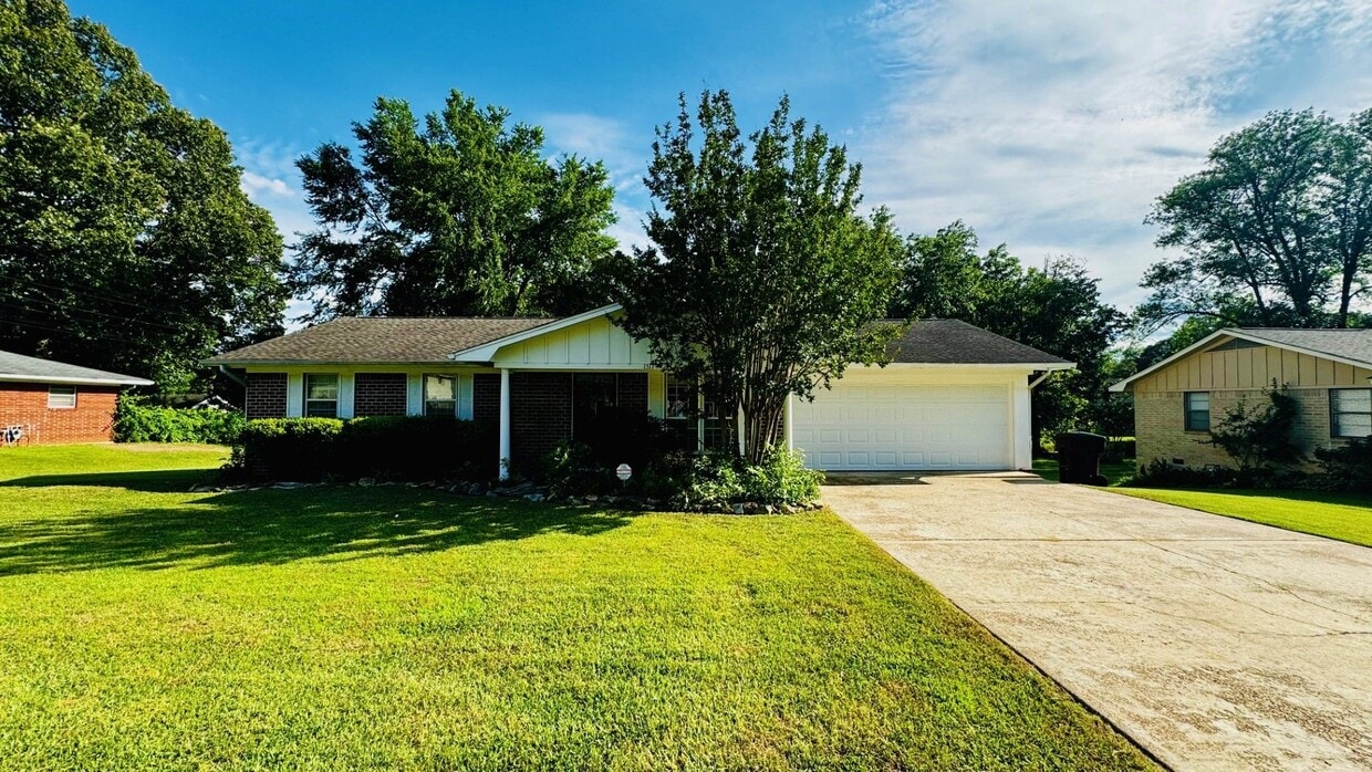 1517 Leighton Dr, Tupelo, MS 38801 House Rental in Tupelo, MS