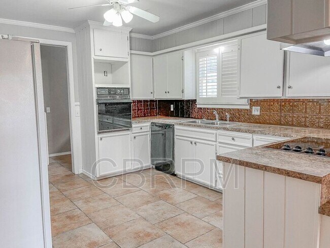 Building Photo - 3206 53rd St