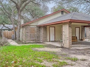 Building Photo - 1304 Matthews Ln