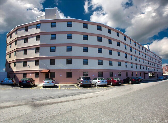 Foto del edificio - 830 Shore Rd