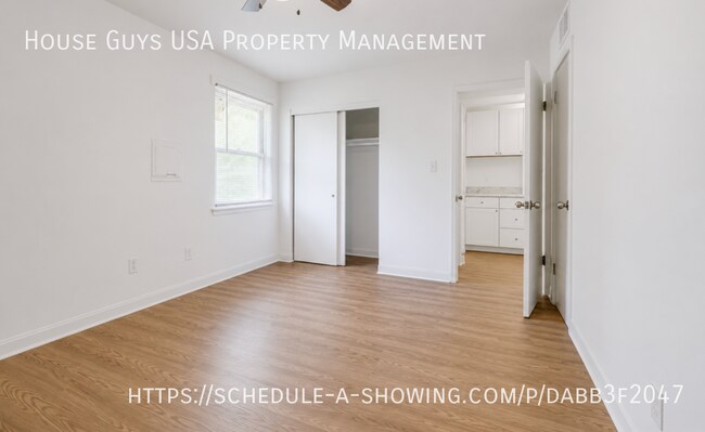 Building Photo - 15216 Bellaire Ave